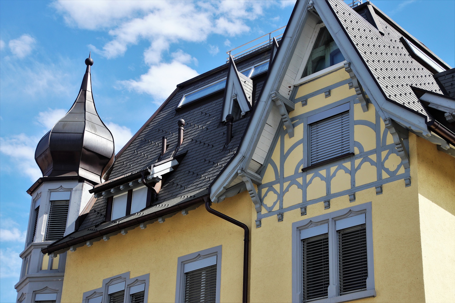 Kleine Bezahlbare Dachgescho wohnung In Gepflegter Kleinen Und Ruhig 